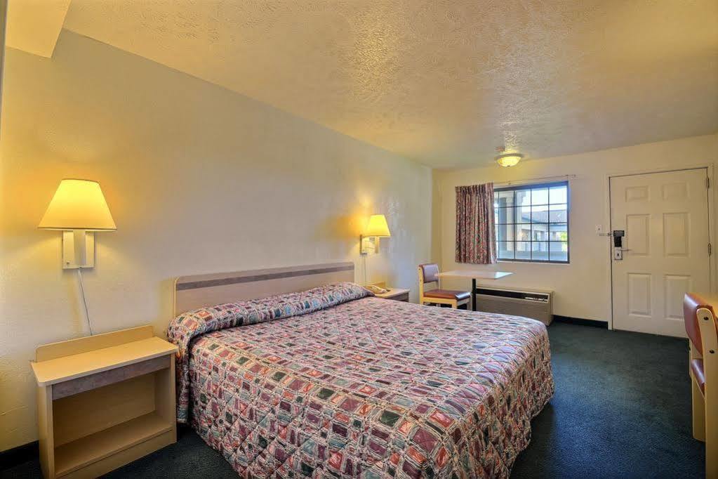 Days Inn By Wyndham Indianapolis South מראה חיצוני תמונה